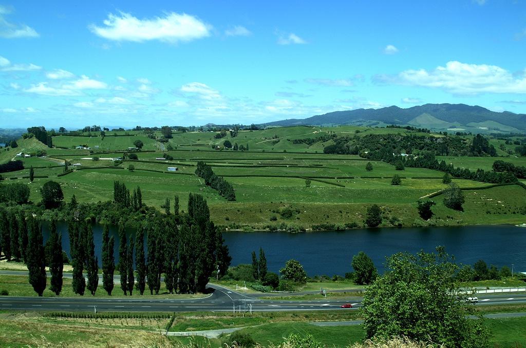 Lake Karapiro Lodge Tirau Exterior foto