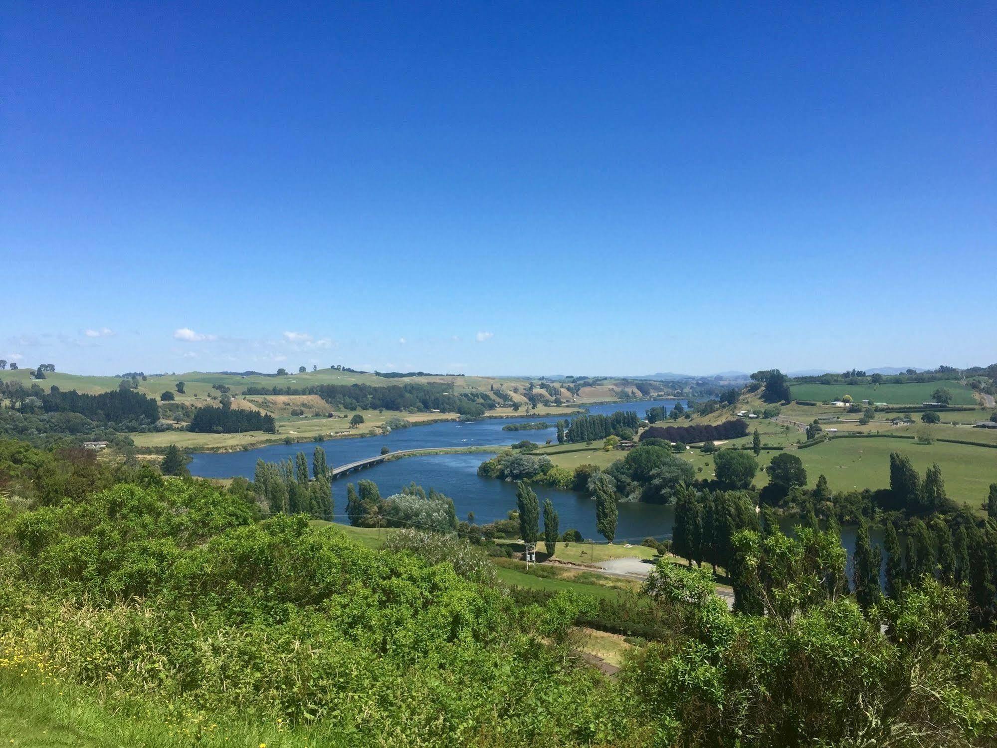 Lake Karapiro Lodge Tirau Exterior foto